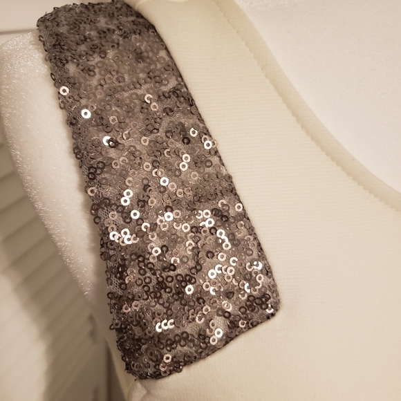 Tank Top w/ Sequins - Picture 3 of 4